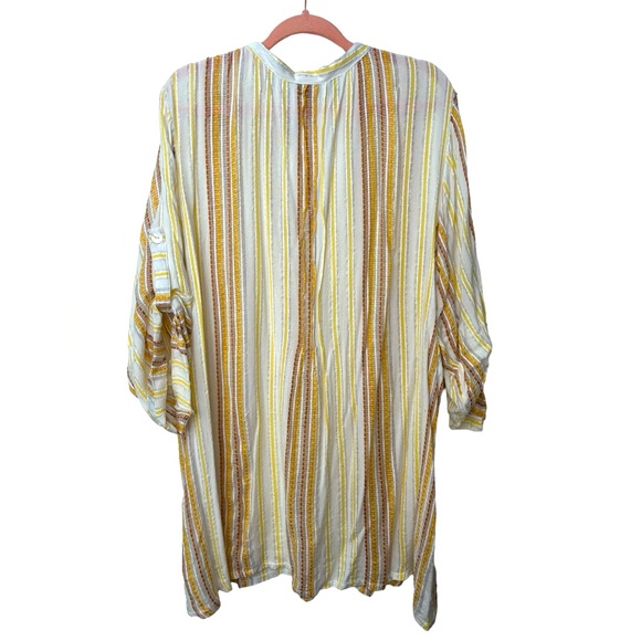 Lightweight Metallic Accent Tunic Plus - Picture 2 of 7